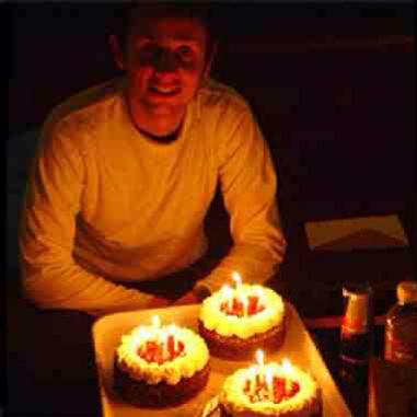  happy birthday Dom!! Hope you have a wonderful day! :) 