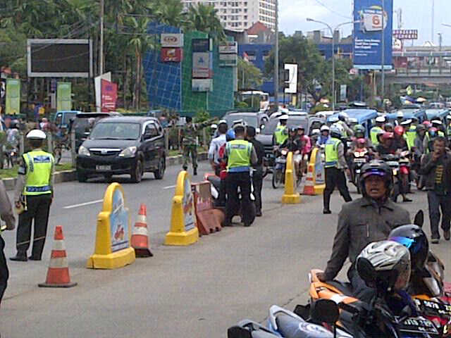 09.44  Kegiatan Operasi Zebra Jaya 2014 di Jl.Margonda Raya  @restadepok