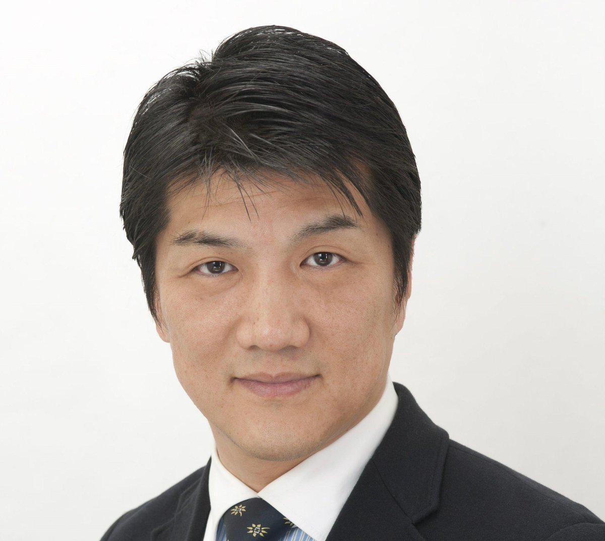橋下徹 候補者紹介８ 大阪を経済首都に 大阪府第8区 木下智彦候補 Tommykun01 木下智彦候補の決意表明をぜひご覧下さい Http T Co Cstibufvob 維新の党 選挙 衆院選 Http T Co 4lkakcderc