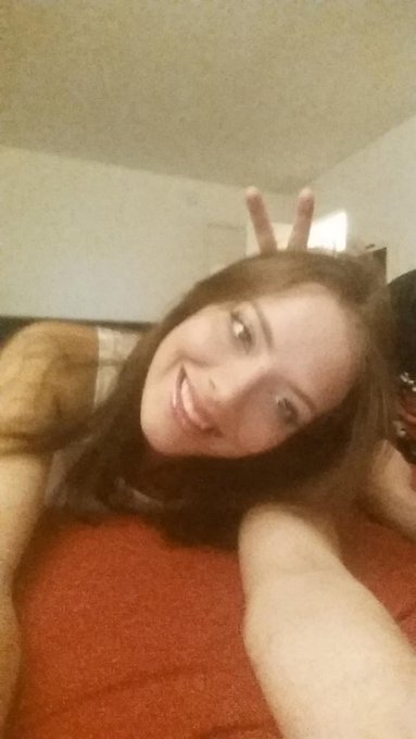 Apparently someone needs bunny ear lessons #badphotobomb http://t.co/OVyQTfeyQZ<a href="/tag/badphotobomb"class="tags">#badphotobomb</a>