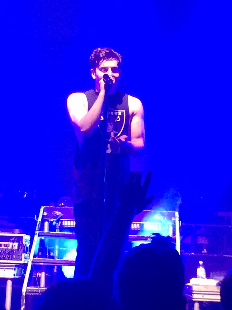 caitlinann2016's tweet photo. Ohhhmyfuckinggod😭😭❤️ I was this close to my babe👏 loudest city🙌 #orlando #beacham #PKTtour @hilltaker @EDMIZLYFE http://t.co/vb1i10cxjB