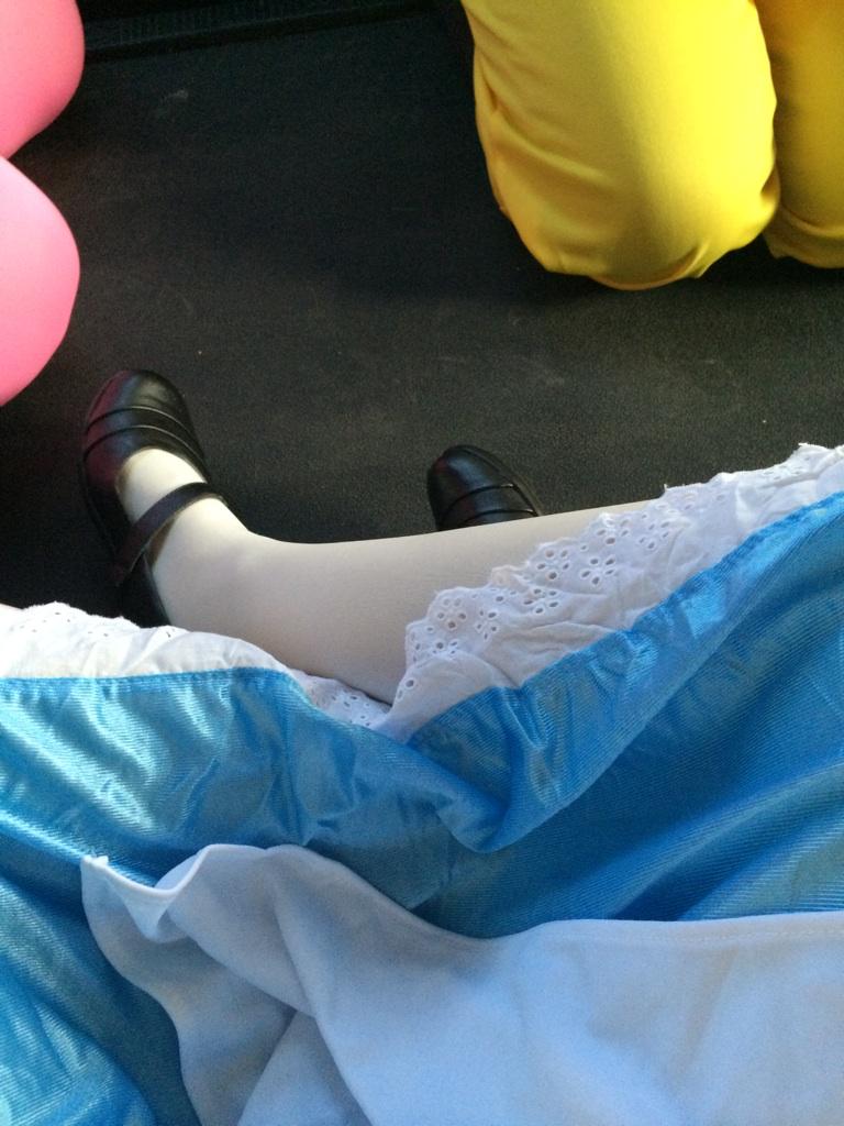 kieli_k's tweet image. Alice had quite some tea party today haha #christmasfloat