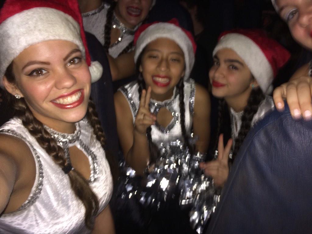 underthesea___'s tweet photo. My Last Candy Cane Parade❤️❤️❤️❤️ http://t.co/ZC2FuSSmpX