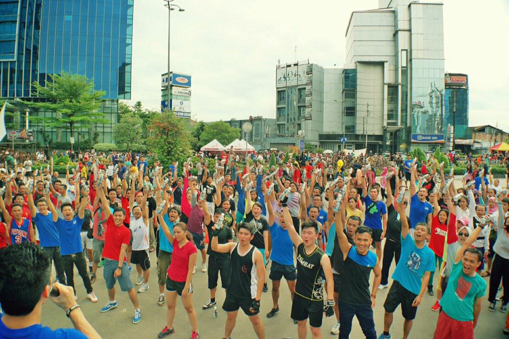 LMen's tweet photo. Inilah keseruan acara #FatFreeDayJKT hari ini :) http://t.co/8516jtxUYC