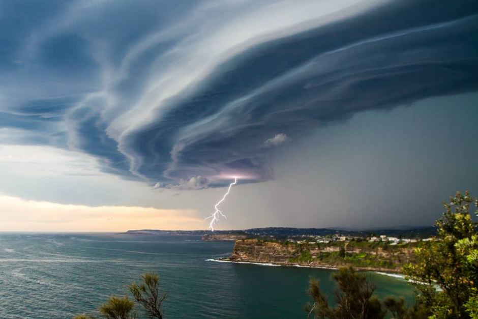 Abc News On Twitter Icymi Amazing Images Captured Of Storm Season Across Nsw Qld And Act Pic Zach Parker Http T Co Xxehpzm4gi Http T Co Wqhgmimite