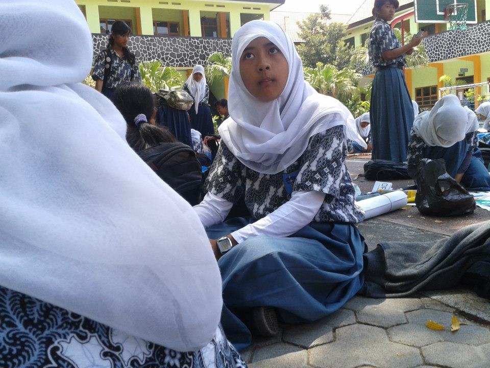 7G8H9H's tweet photo. #mercurypapchallenge dinda ngeliatin apaan hayoo :p @dnddwlrst #mercurymemory http://t.co/u4yY9iJ1Sd