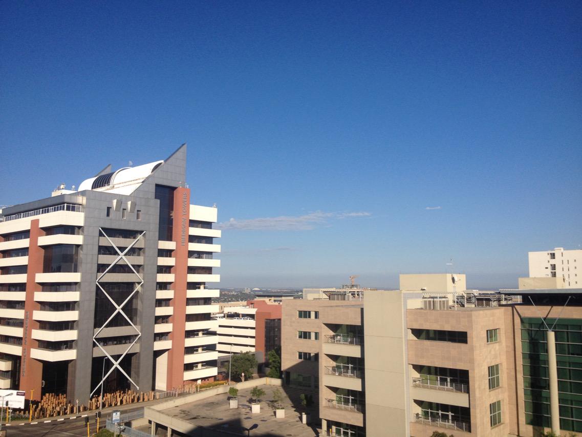 Now that's more like it!
A sunny Sunday for Jozi, electricity or not.
