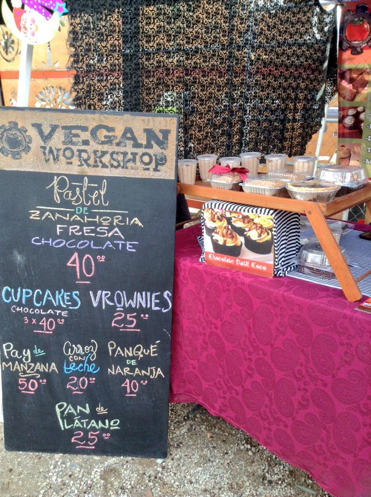 juanluis11's tweet photo. Les recomiendo bastante los productos de #VeganworkShop en #Foodgarden #Tijuana Su pan de plátano es la onda 😊☕️🙌✨ http://t.co/U4RpK2DqyQ