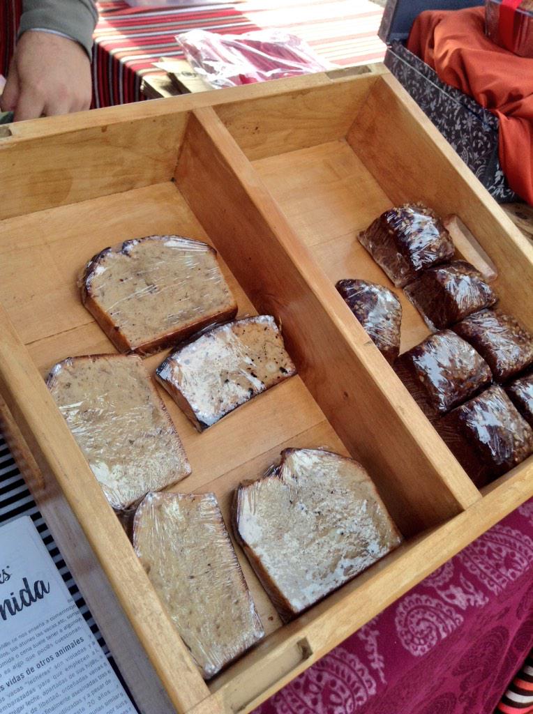 juanluis11's tweet photo. Les recomiendo bastante los productos de #VeganworkShop en #Foodgarden #Tijuana Su pan de plátano es la onda 😊☕️🙌✨ http://t.co/U4RpK2DqyQ
