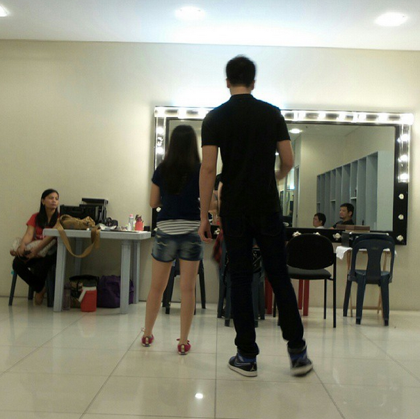 AnBieOfficial's tweet photo. "May naligaw sa dressing room ni barbie:)♥ Photo By Tita Amy"
AnBie On SAS @andreparas95 @dealwithBARBIE 😊👫💞 http://t.co/EKaNS7i0oo