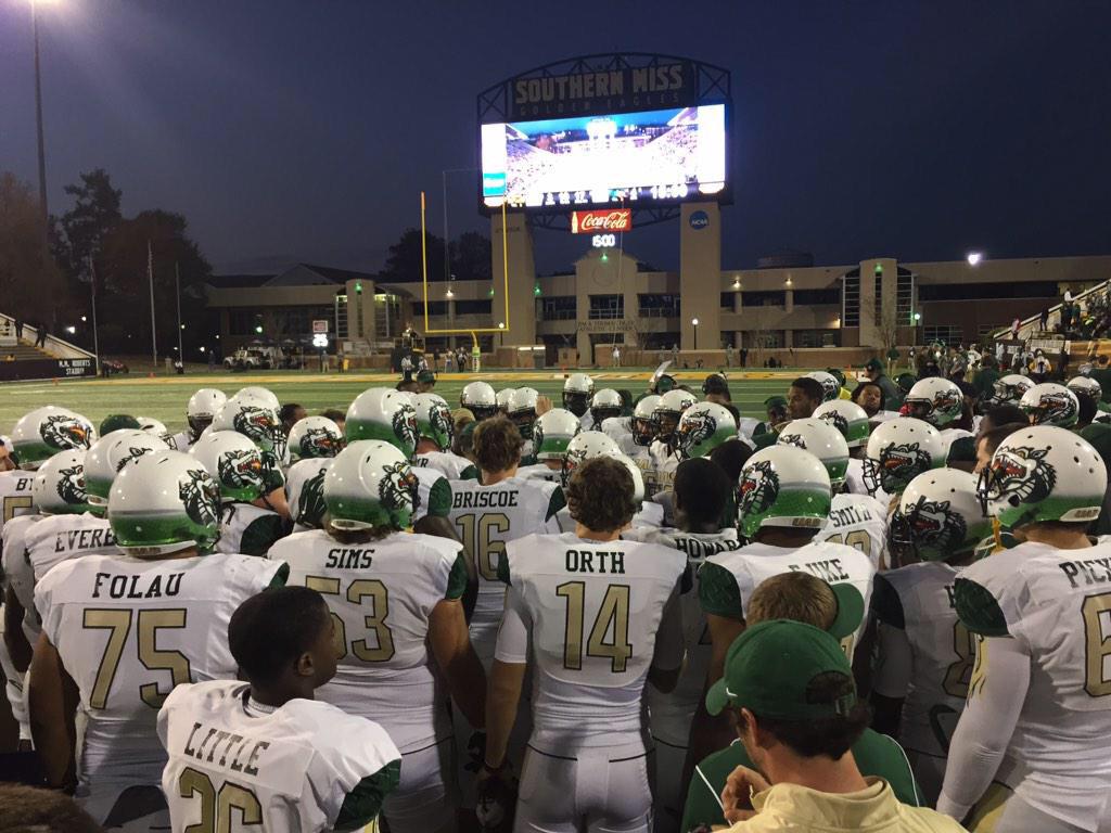 Should the <a href="/UAB_Football/">@UAB_Football</a> program get to play in a bowl game this season? RT if they should go bowling.  #UABFootball