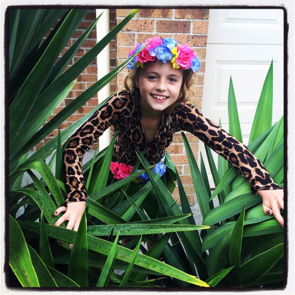 maceystar55's tweet photo. Finally get to celebrate Siennas 8th birthday! Her first concert @katyperry http://t.co/dZwslTlzxt