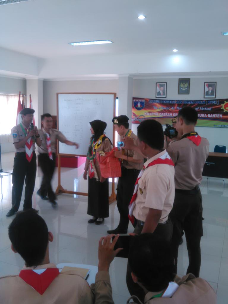 ilham_smod's tweet image. Penghargaan panitia
@HumasKwarda 
#Kpdkbanten2014