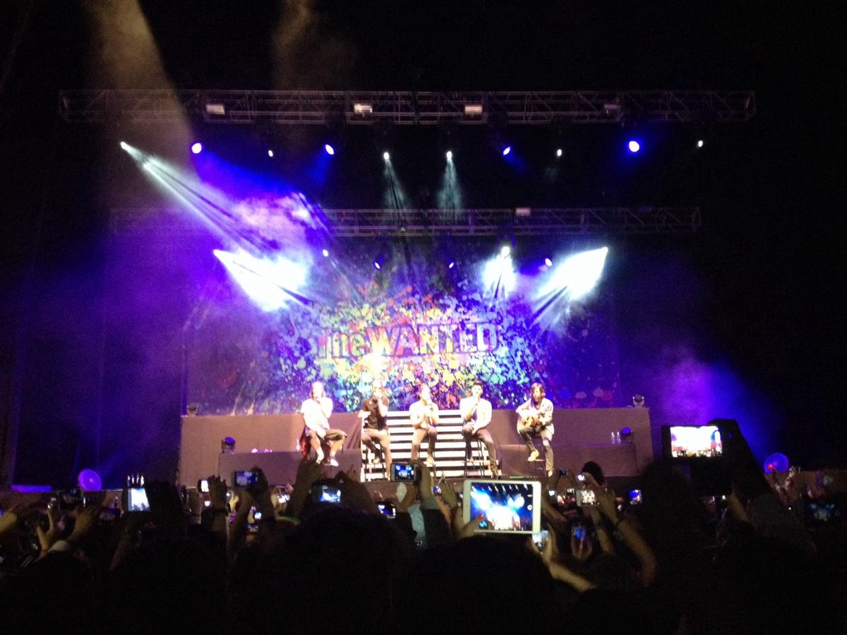 Alexadh_'s tweet photo. @MaxGeorge @TomTheWanted @JayTheWanted @SivaKaneswaran MÉXICO I love you! ❤️❤️❤️😘 http://t.co/8wSrZLY6XT