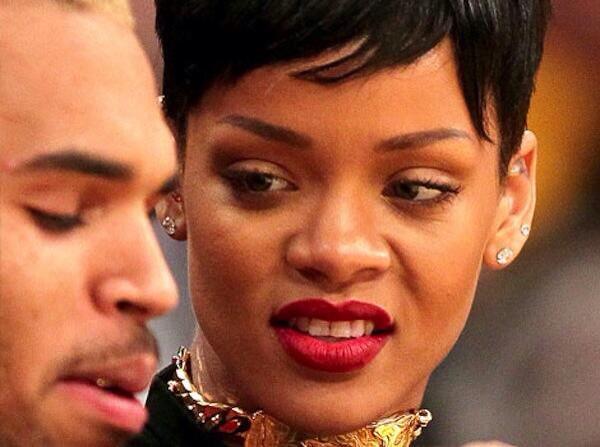 SalomeJetaime's tweet photo. Donc elle t'as trompé avec Drake mais tu l'a pas tapé elle.. http://t.co/dg22WaaP8s