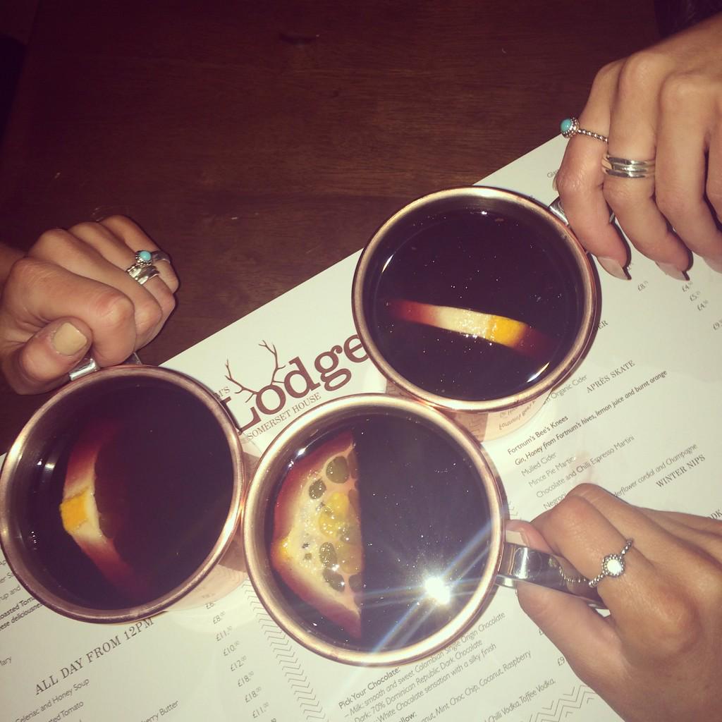 RachelPucill's tweet photo. Mulled wine with my favourite blondes http://t.co/GYsciWuBES