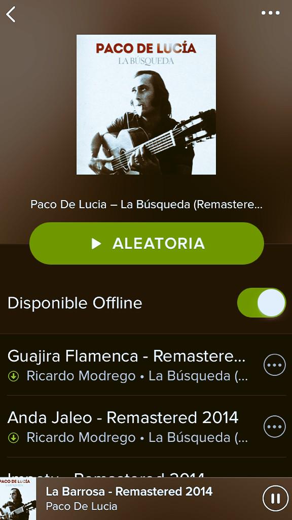 DANIROVIRA's tweet photo. Cuando viajo, me coloco los auriculares, me pongo a Paco de Lucía y...doble viaje. http://t.co/7tg26pWIdj