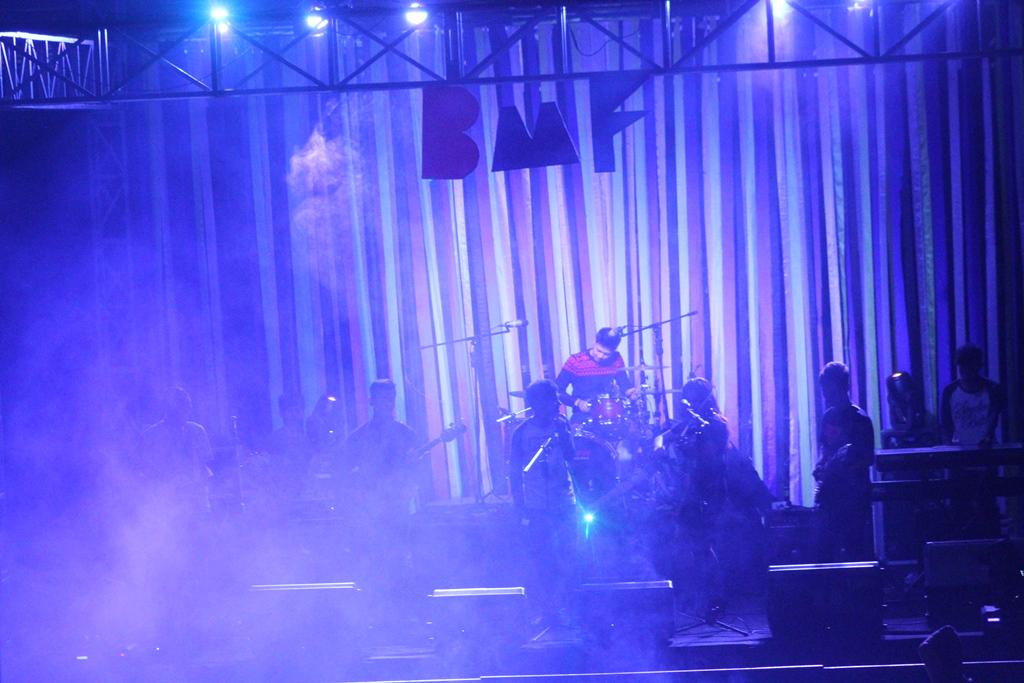 Min <a href="/BMF_IPB2014/">Bogor Mix 4 Fun </a> ini siapa yah yg lagi on stage? Keren banget .. yg maen biola :D