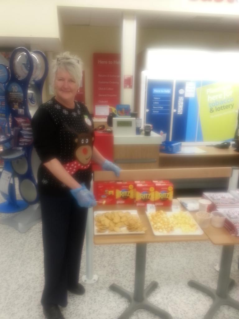 LucyHardon's tweet image. #front of house Julie doing a fantastic job @glowrey5 @HiddlestonK @johnlorimer5 @shirl200 @Michelle1Oliver