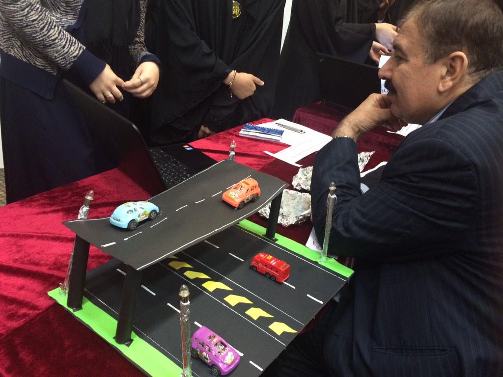 QUYScenter's tweet photo. Dr.#Ahmad_AlAbd discussing another creative #product idea on #Concrete in #I_am_Discovering_Materials in #8thCycle http://t.co/gmoN9lMdre