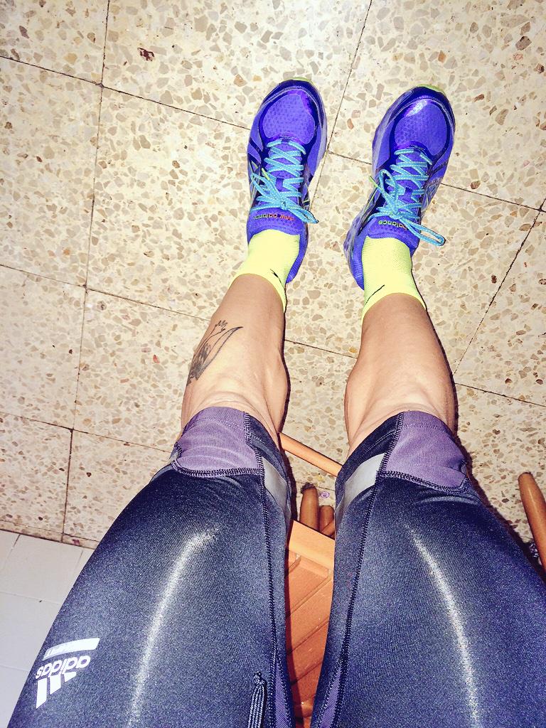danipineda1978's tweet photo. Vamos a 🏃 #adidastechfit #nbalance #garminfenix2 http://t.co/AYYdZZxWfd