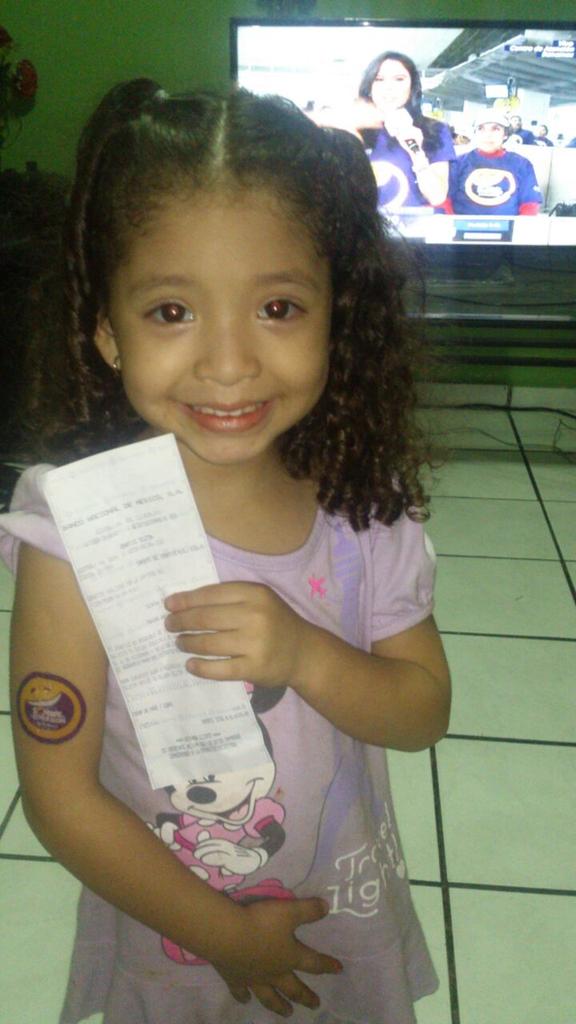 abigailparedes2's tweet photo. #SonriedeCorazon. Vamos MEXICO si c puede http://t.co/X7Ys0gGuGn