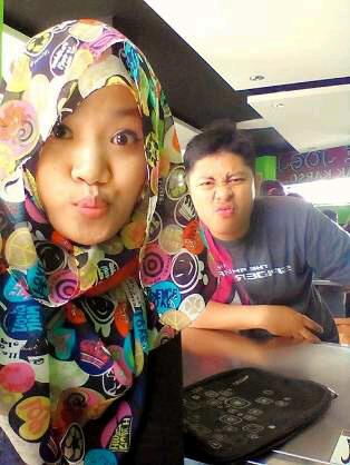 NutrianeD's tweet photo. Kulineran with baba @FahmiDede http://t.co/ljoX6OwRHr