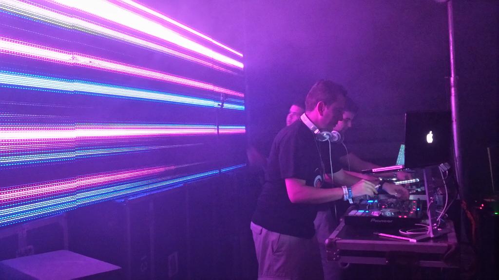 CJuvenilPtoAzul's tweet photo. Sigue la rumba de #GaitasPto con @RicardoGDJ #AfterPartyGaitas #HastaElAmanecer http://t.co/TCKy0tiPsp