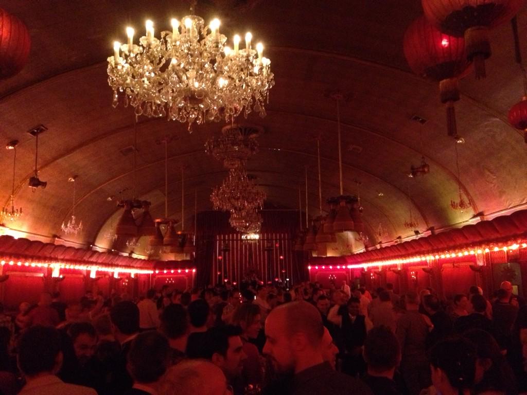 CroftonParkLife's tweet image. Last night Brockley Rd #SE4 was heaving bumper to bumper #jackiesjukebox @RivoliBallroom Great atmosphere