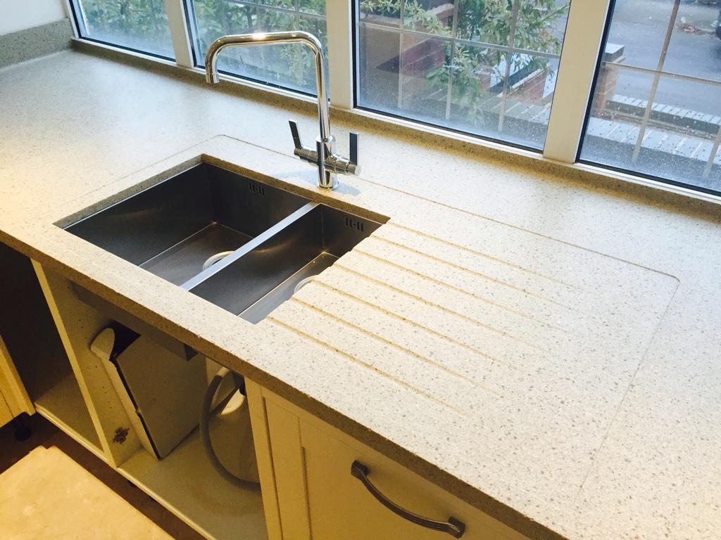titansurfaces's tweet photo. @titansurfaces: Check out this ultra cool recessed drainer!! #staron #coran #sheffieldissuper #Southyorkshire http://t.co/xwV3DiWsGy