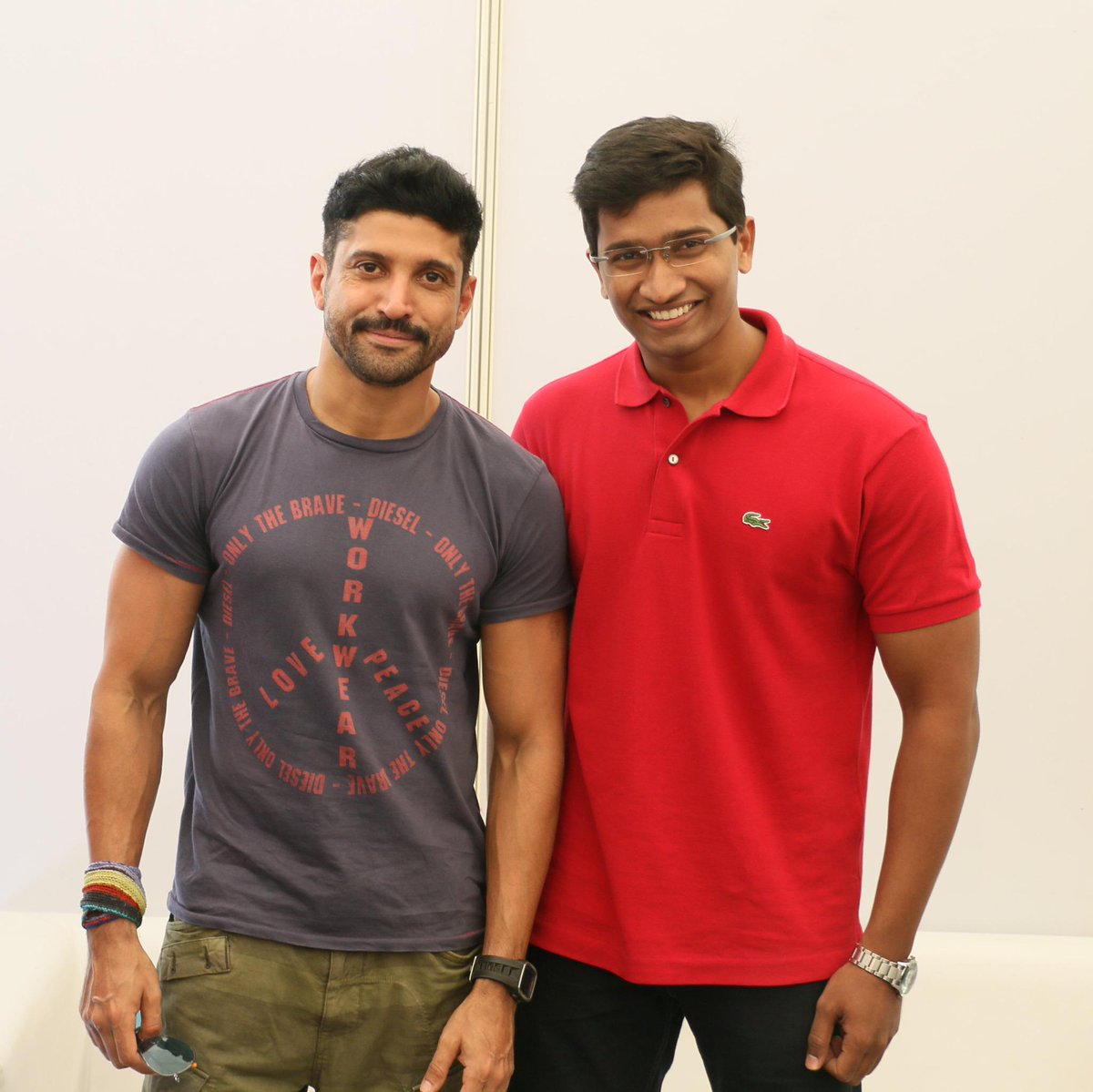 Suboththodupunu's tweet photo. Such a talented and down to earth person @FarOutAkhtar.
It was a pleasure meeting you! :) http://t.co/kWndEFEYuo