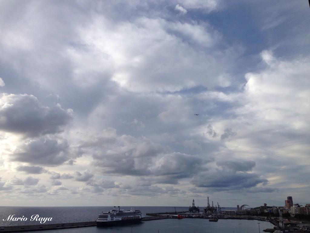 MMarioPhoto's tweet photo. Autopista en el cielo #Tenerife @MeteoRTVC @VaikraAna @Rub_dc @_canaryweather @Canary_Fly @canarias_es Buen Domingo http://t.co/t1O2wdlT4i