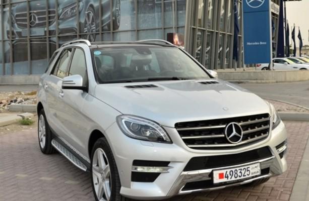 GulfInsider's tweet photo. An impressive looking SUV http://t.co/pQQfRyeVW7 @MercedesBenzBAH @MercedesBenzME #ML400 http://t.co/F9jSSnDsha