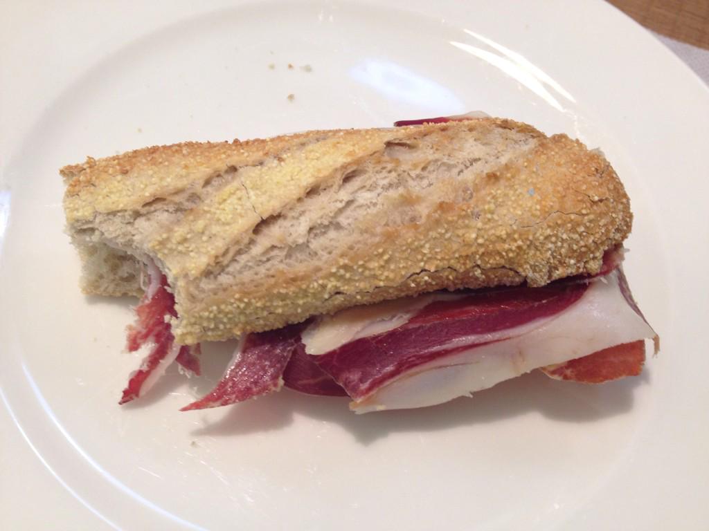 Stopovers in madrid airport are wonderful :)