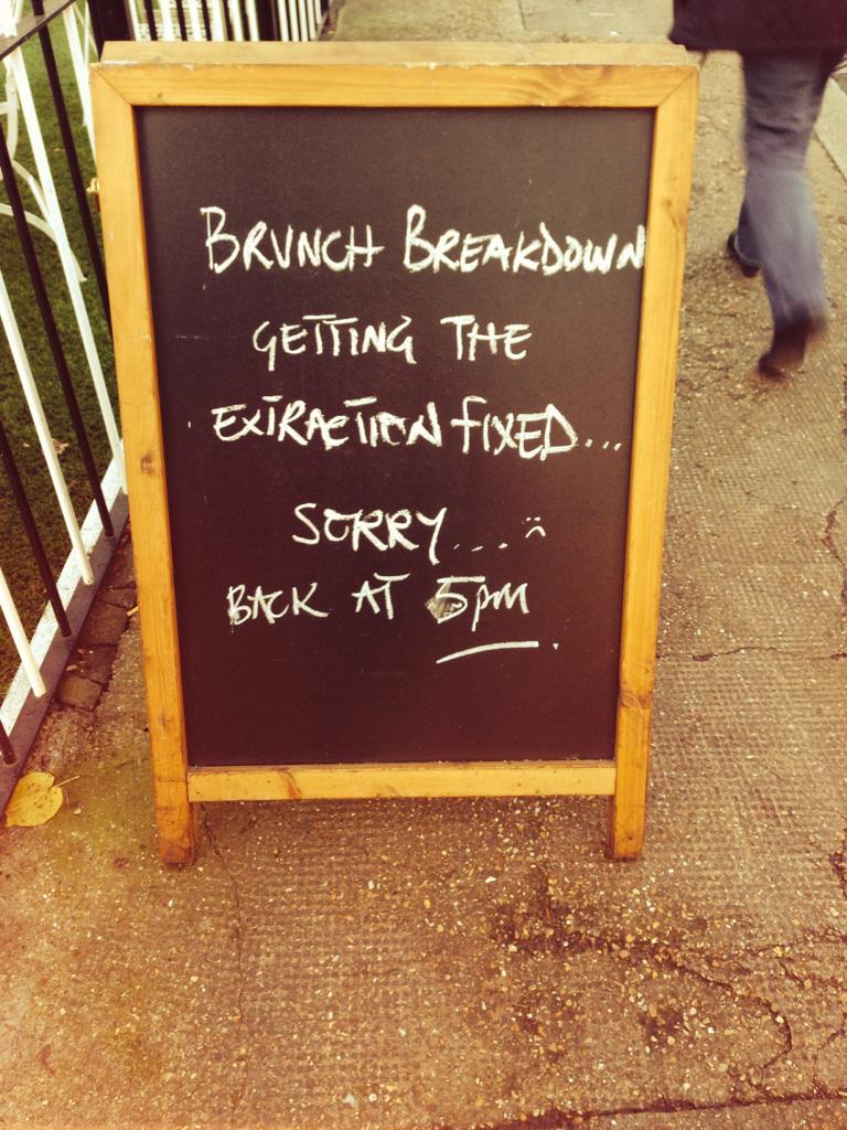 hearditallbaff1's tweet photo. @ClutchChicken Despite a reservation u didnt think 2 let me know that ur kitchen was closed? I had to see this! KMT http://t.co/tvbIkzPiUT