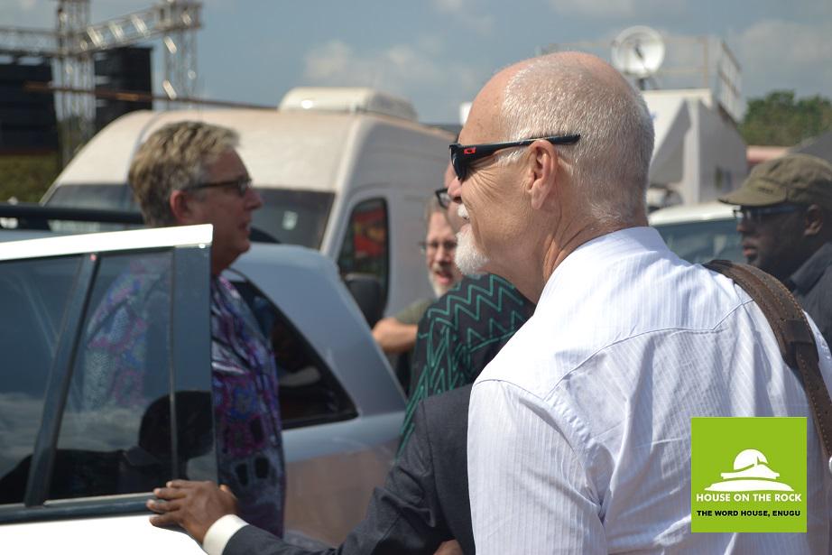 HotrWordhouse's tweet photo. Don Moen and Lenny LeBlanc arrive in church #GME2014 @AijayJayJay @Coal_City @HOTRAba @houseontherockc http://t.co/VfDYOuTt97