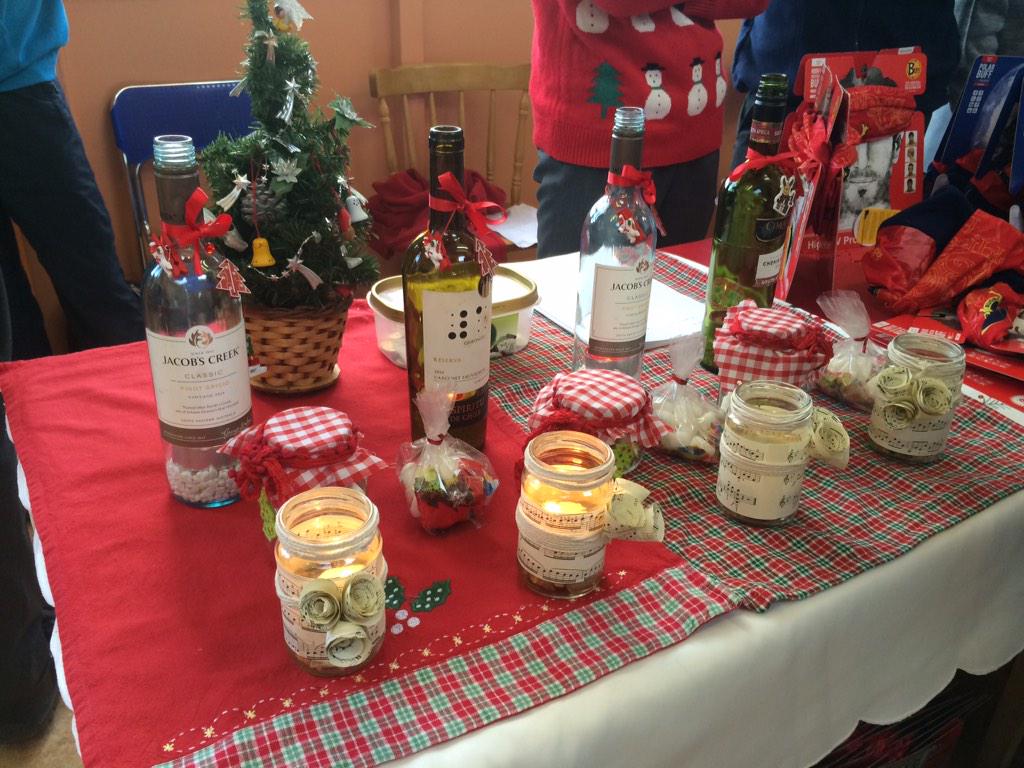 broken_glass_mc's tweet photo. Christmas Was Amazing! sold out of our scripted candle jars 😄😄😄 http://t.co/4CaQzUx72i