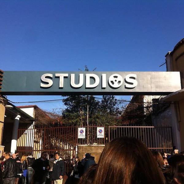 jokeervy's tweet photo. LO STUDIO SI TROVA A TIBURTINA 521 CONFORMATO DA BEN.
#1D4U #1DatRome http://t.co/8F2zKQQoMG
