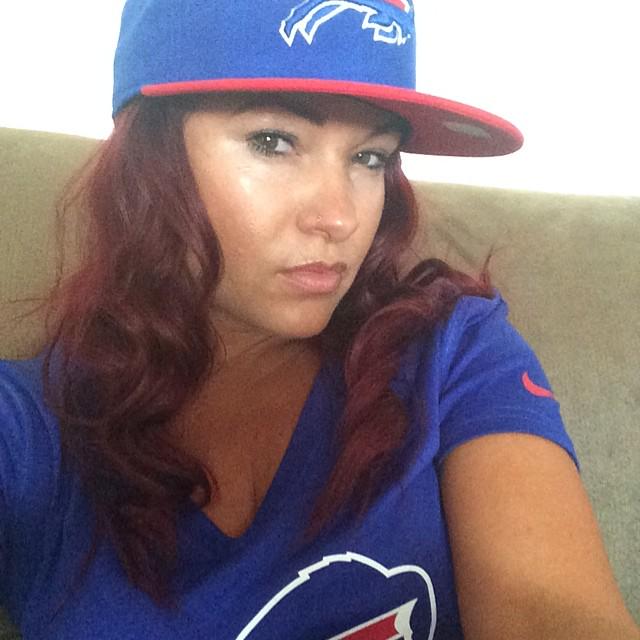 It's gameday! Are you ready? Send us more with #BillsSelfie
We are compiling them here > bufbills.co/3hHHZD