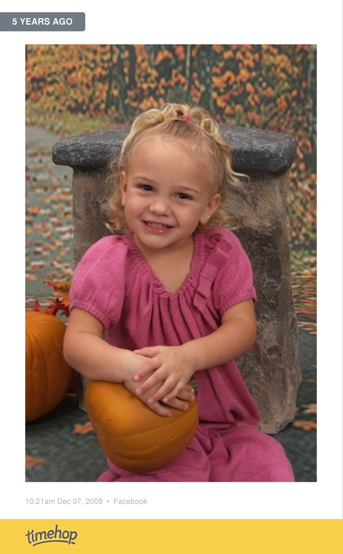 kaybug29's tweet photo. Gosh, that's my little mess!!  Could just squeeze her to death!! http://t.co/wrmEunkJp1 http://t.co/wnwS3YPOLQ