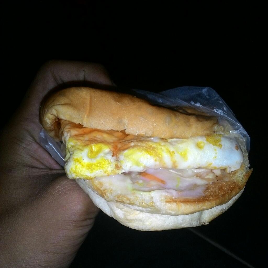 RuffyRaider's tweet image. #street burger...yummy