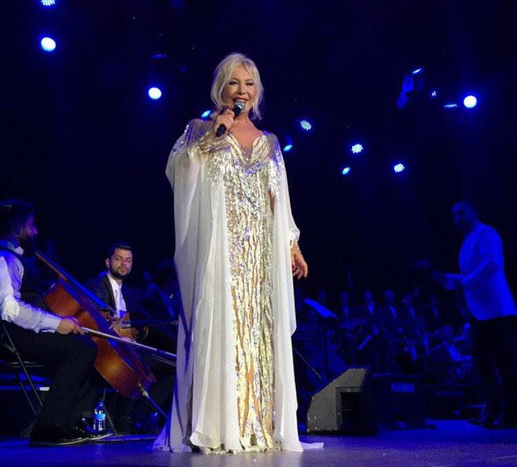 PlaybackMusic86's tweet photo. BOSTANCI GÖSTERİ MERKEZİ "EMEL SAYIN" KONSERİ http://t.co/krduxQiYgh