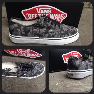 vans authentic army