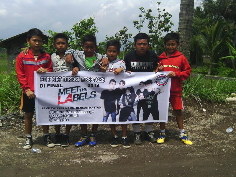 DirectMessageID's tweet photo. anak anak juga dukung kita, kamu dong #dukungdirectmessage #MTL2014Final @LAlights http://t.co/DSg9s3PCbb