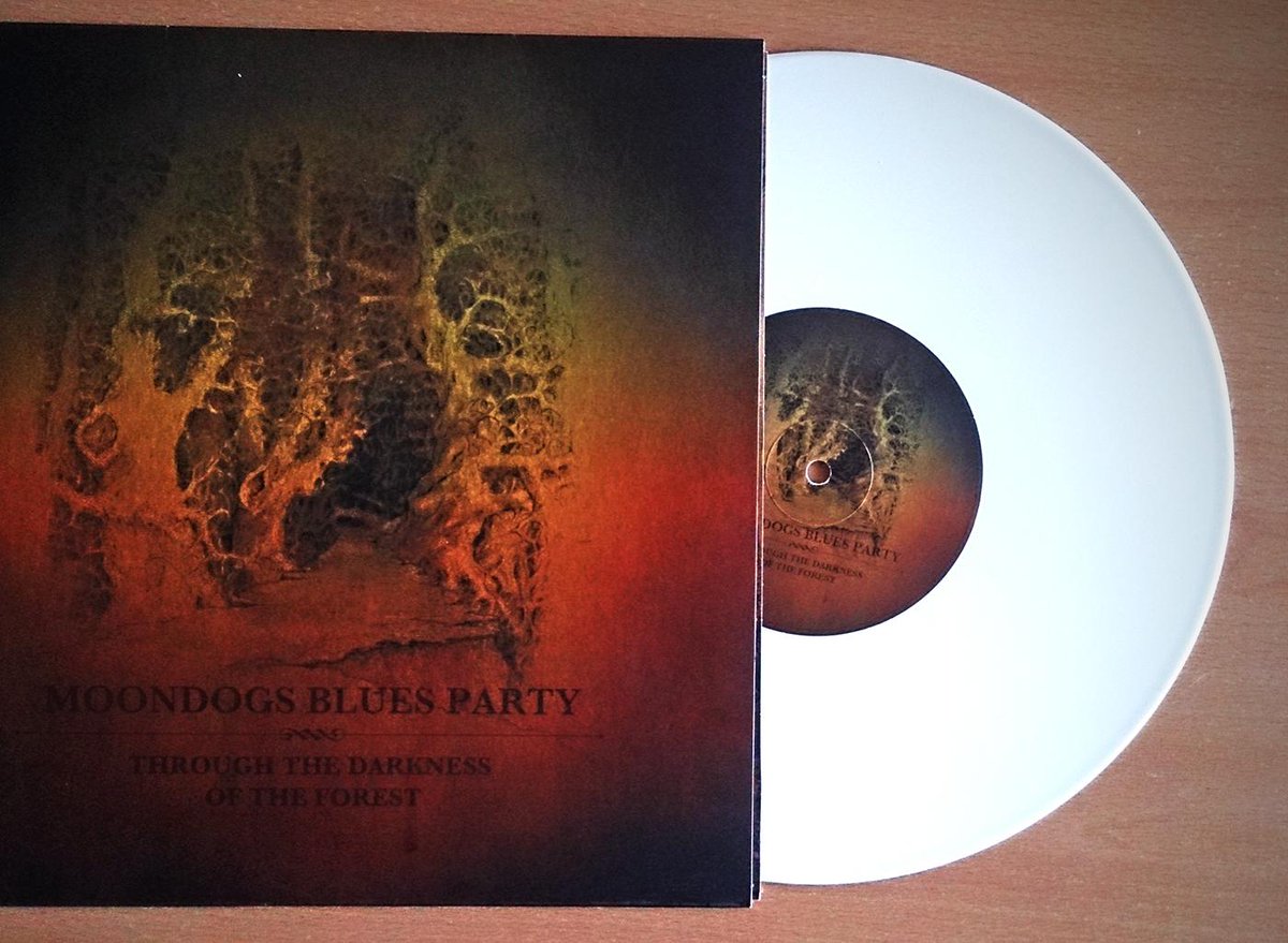 PacoGallegoPop's tweet photo. Escoitando un #vinilo de @losmoondogs e co meu #tocata de 1986 posto a funcionar de novo como se tal cousa ;) ;) http://t.co/EyN5rDlCX1