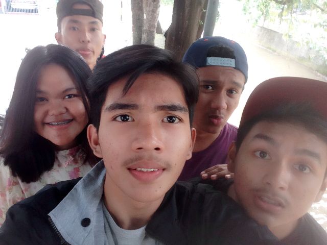 IkbalSwldn's tweet photo. Temen smp doang yg bikin lupa sama semuanya haha http://t.co/i9s2ukGhIZ