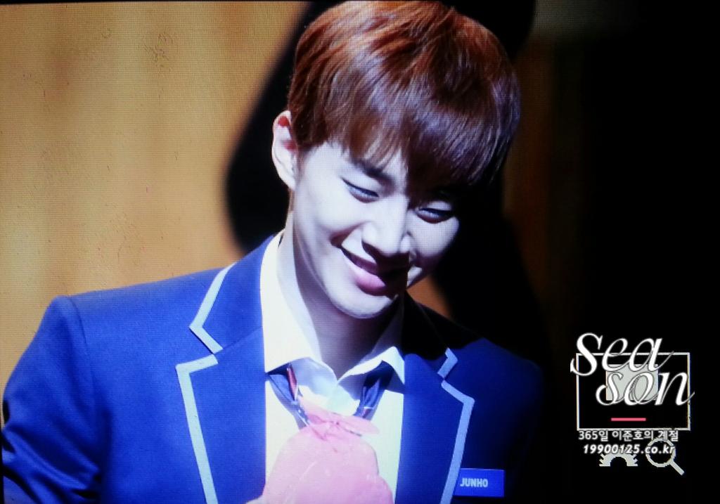 B4QVxVJCAAAELz0.jpg:large