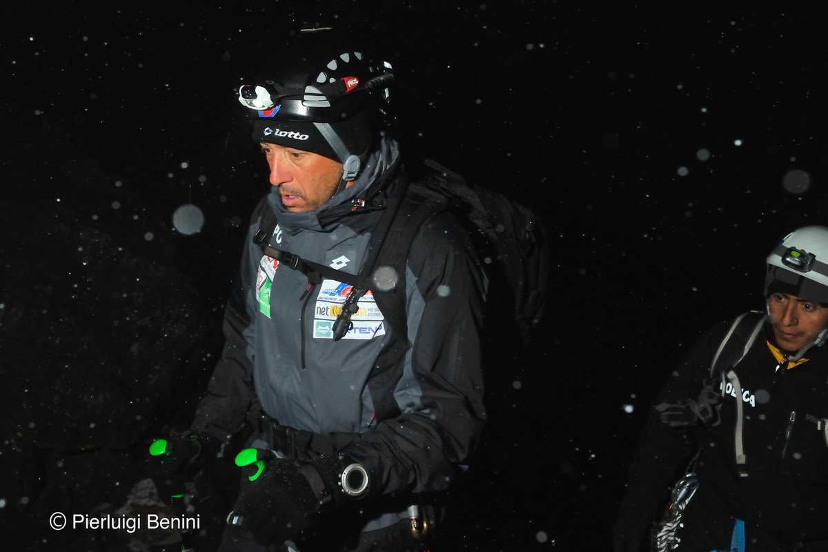 PierluigiBenini's tweet photo. @slattanzio1 Paolo si è fermato a 5500 metri per problemi muscolari dopo 240 km dalla partenza sul livello del mare. http://t.co/dZDiJOQnda