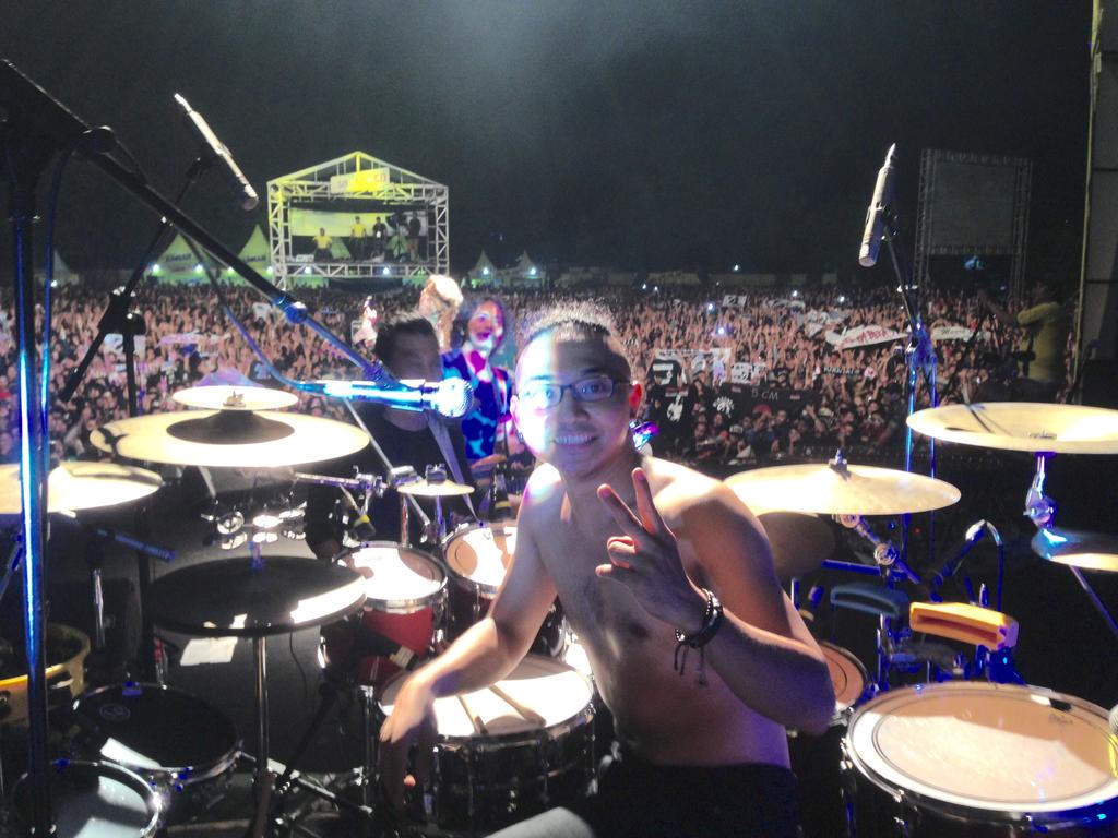 9 DRUMER IWAN FALS