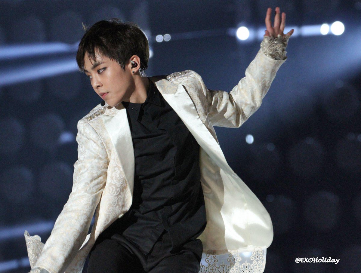 EXOHoliday's tweet photo. 141203 MAMA #Xiumin http://t.co/BCvMr80xBZ
